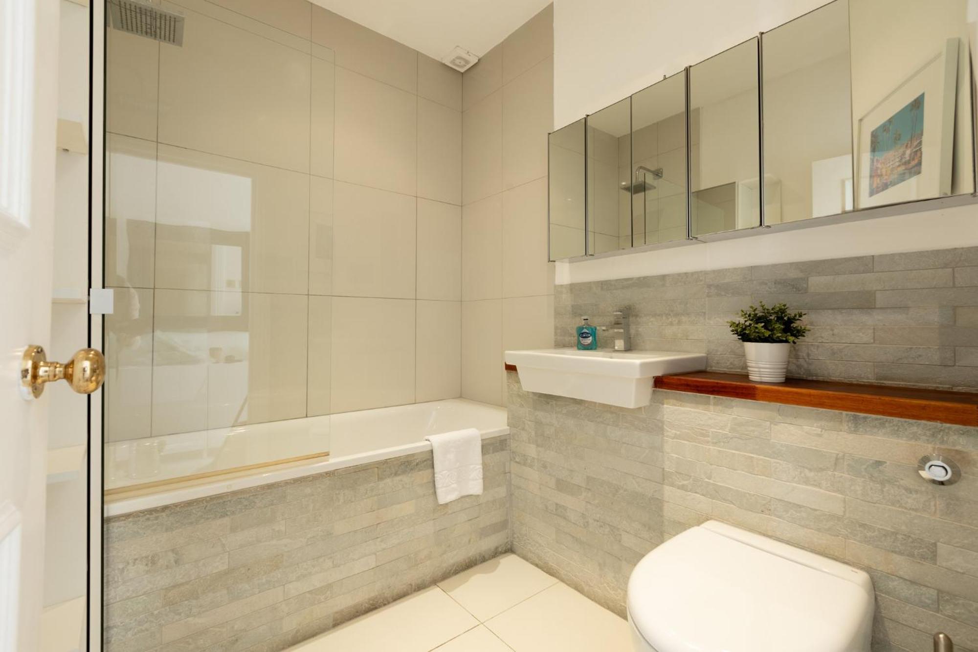 Brigth & Beautiful 1br Flat In Earls Court *
