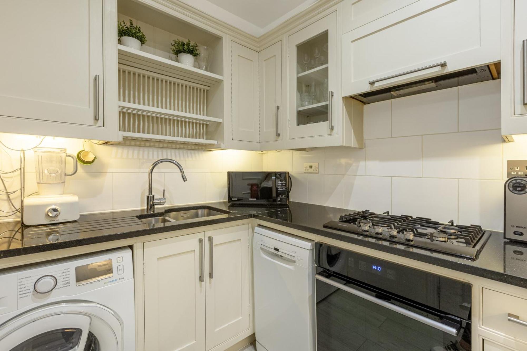 Brigth & Beautiful 1br Flat In Earls Court * London